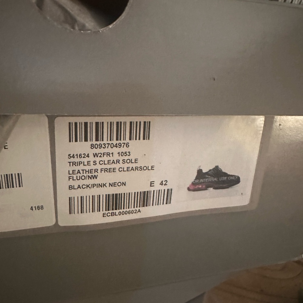 Brand new men’s BALENCIAGA Triple as sneakers in EU 42 - Picture 5 of 5